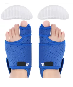 notre Orthèse hallux valgus avec gel dans u=les pieds d'un patient