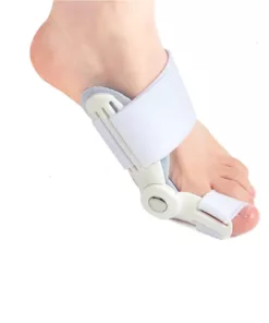 notre Orthèse hallux valgus correcteur sur un pied